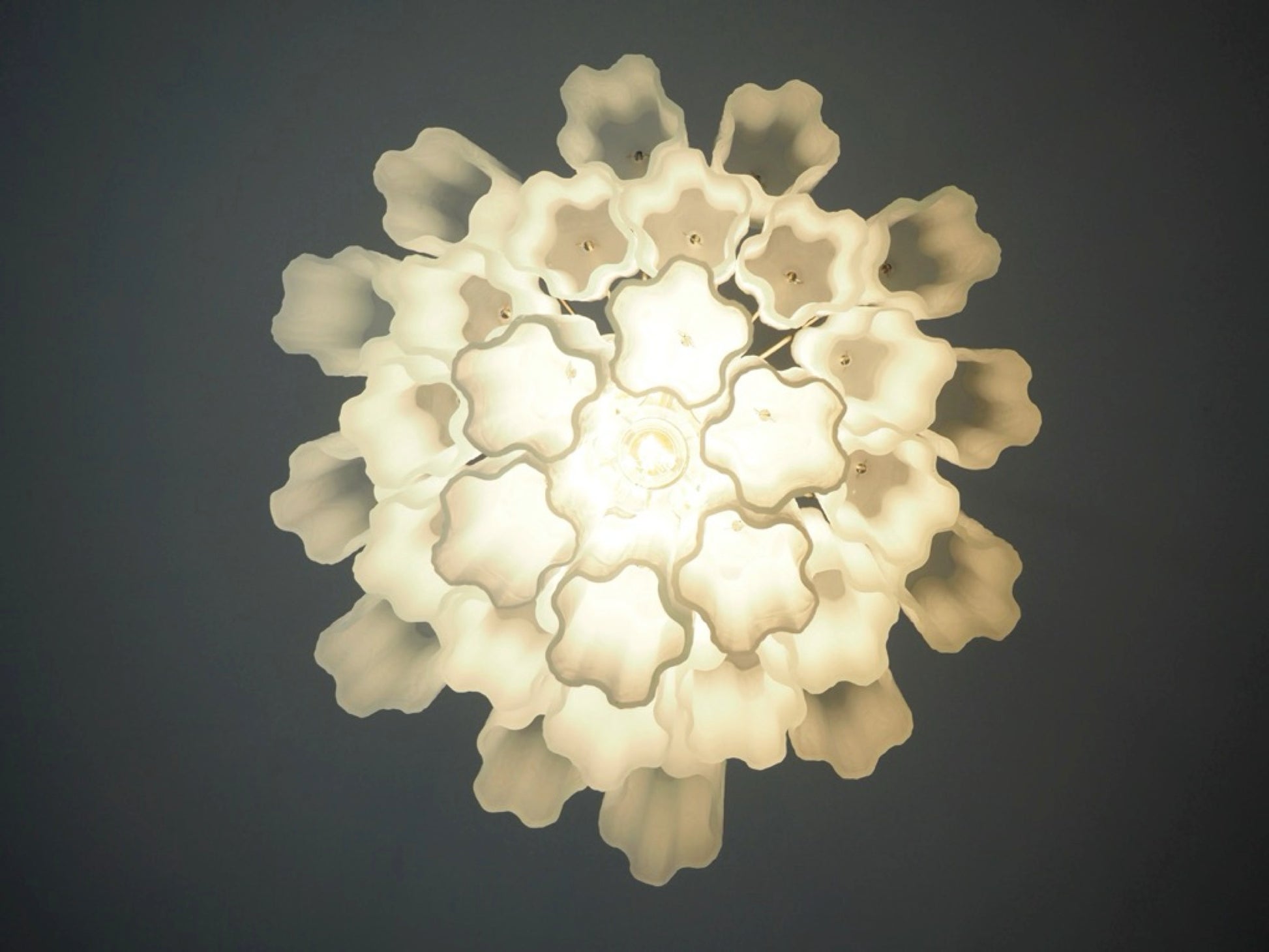 Murano Lysekrone | 30 Alabaster hvit Rørglass