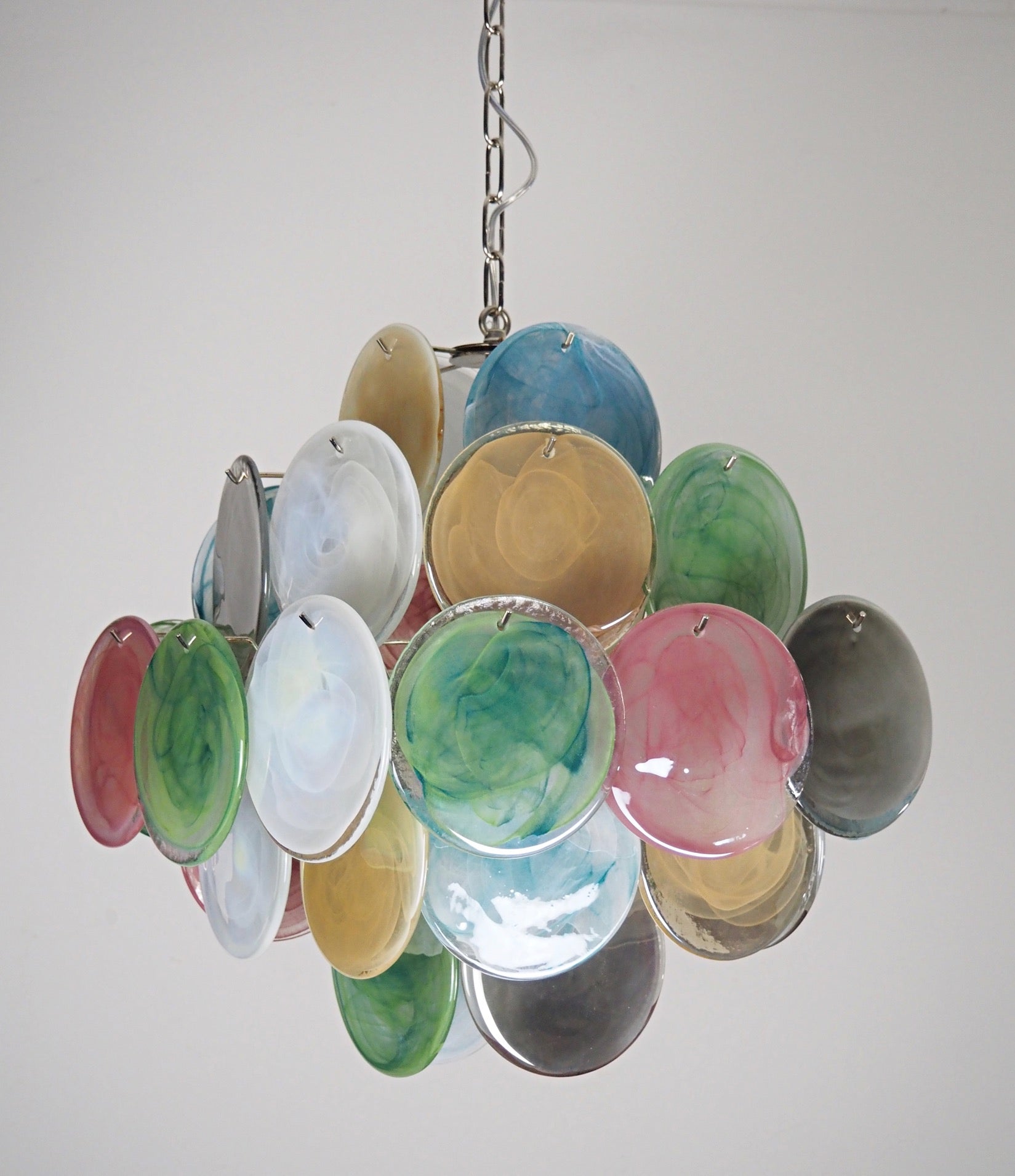 Lampadario Murano – 36 Elementi in Vetro a Dischi Multicolore – Murano Classics