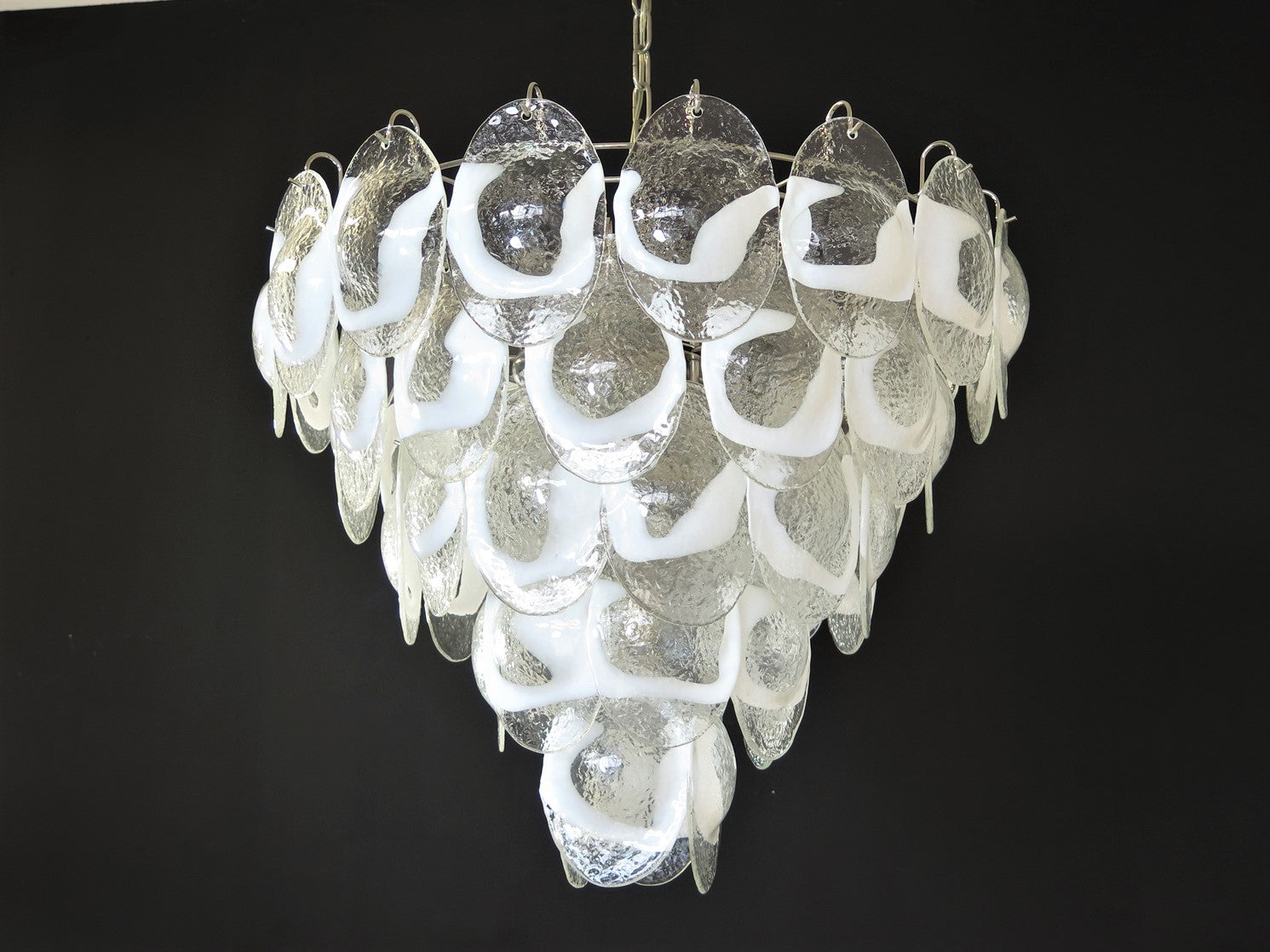 Murano Kroonluchter – 50 Witte Heldere Bloemblaadjeglas – detail 6 – Murano Classics
