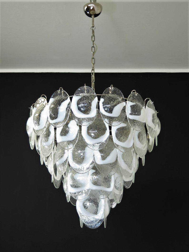 Murano Lysekrone – 50 Hvite Klare Konglebladglass – Murano Classics