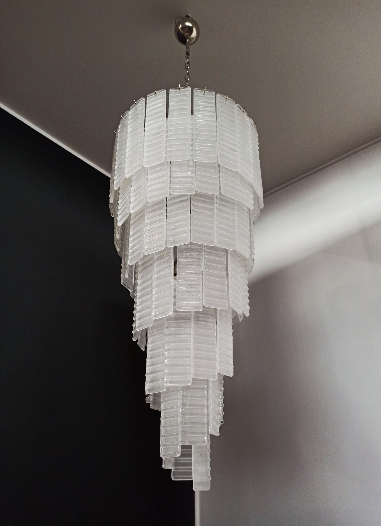Murano Lysekrone | 83 Hvite Spiralglass