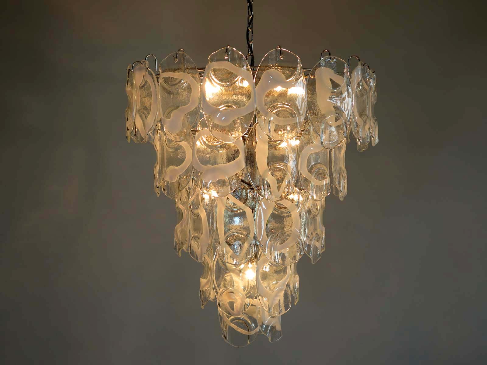 Lustre Murano – 50 Verres Crostoli Blancs – détail 8 – Murano Classics
