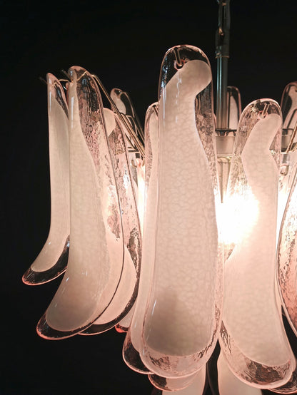 Murano Lysekrone | 36 Rosa Hvite Lattimo Konglebladglass