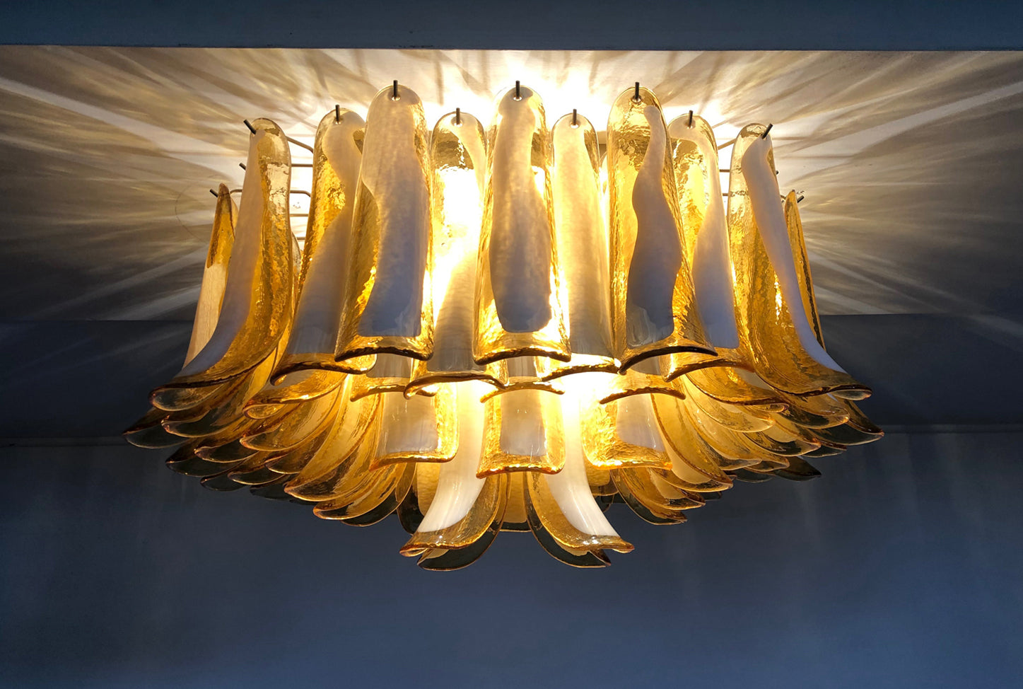 Murano Taklampe | 64 Karamel Konglebladglass