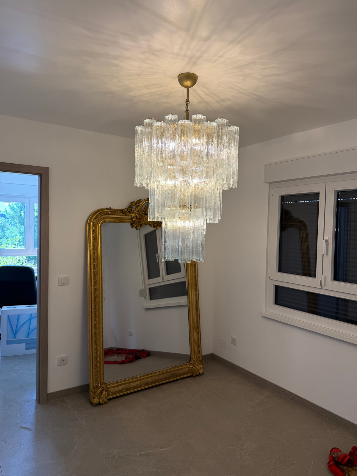 Murano Lysekrone – 48 Klare Glassrør – miljø – Murano Classics