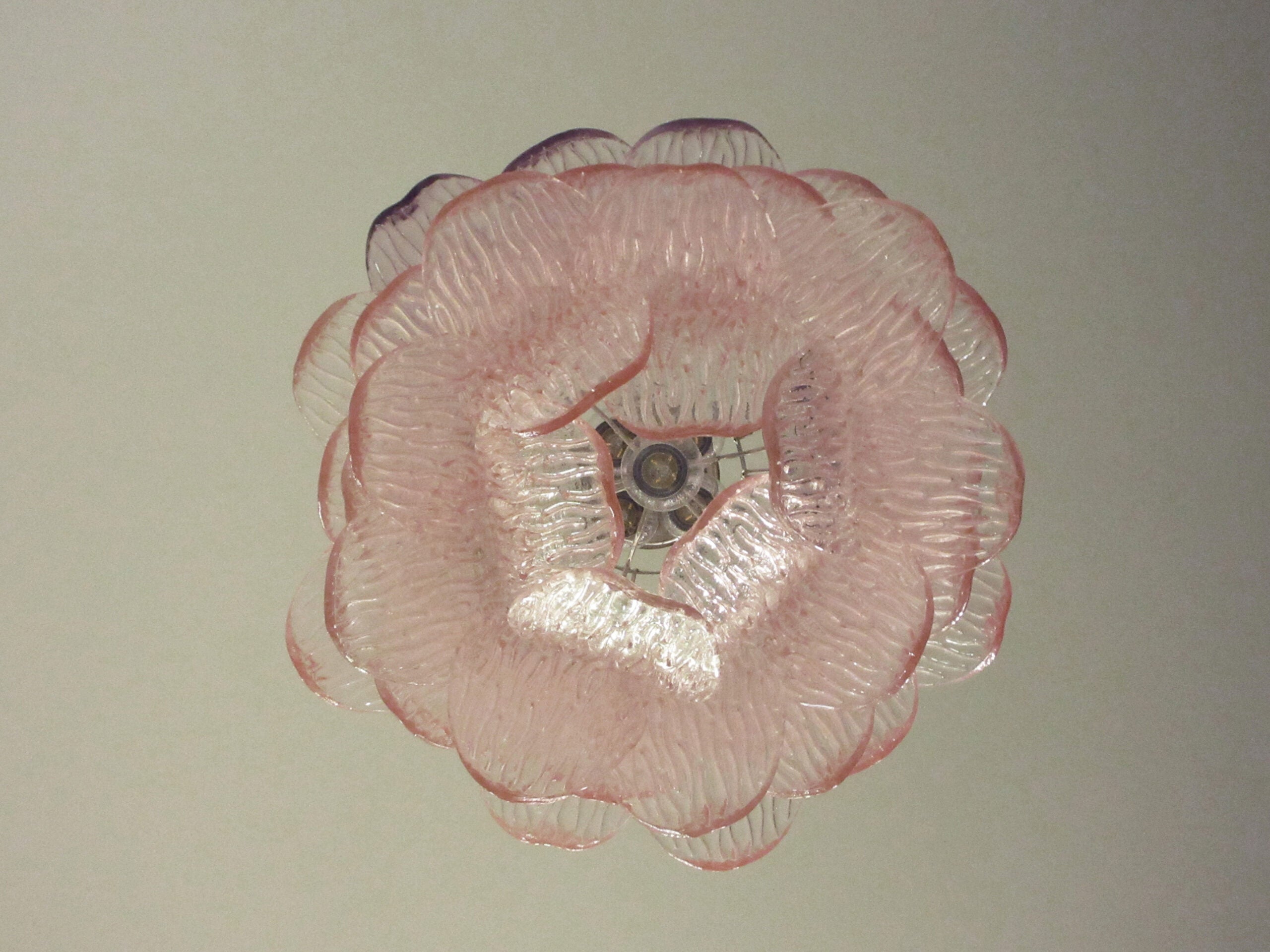 Murano Kroonluchter – 38 Roze Crostoliglas – detail 1 – Murano Classics