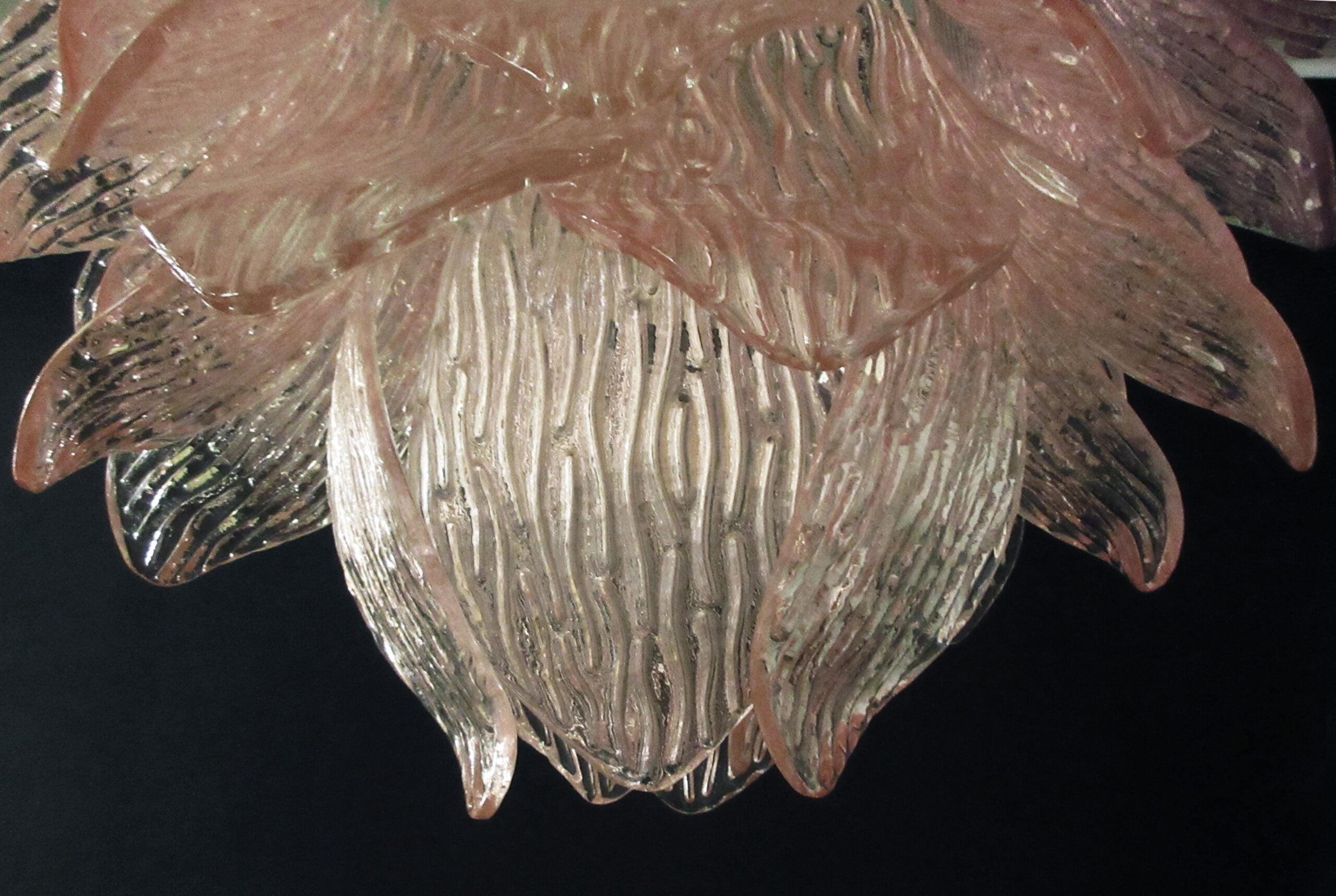 Lustre Murano – 38 Verres Crostoli Roses – détail 3 – Murano Classics
